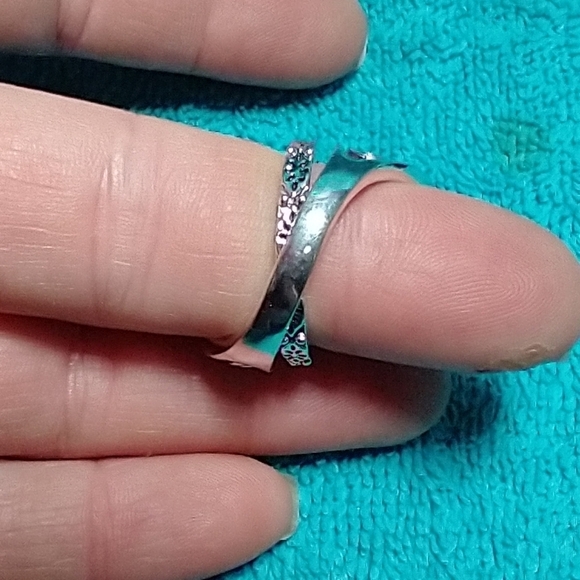 Silvertone purple stone large decorative intricate ring - Picture 4 of 4